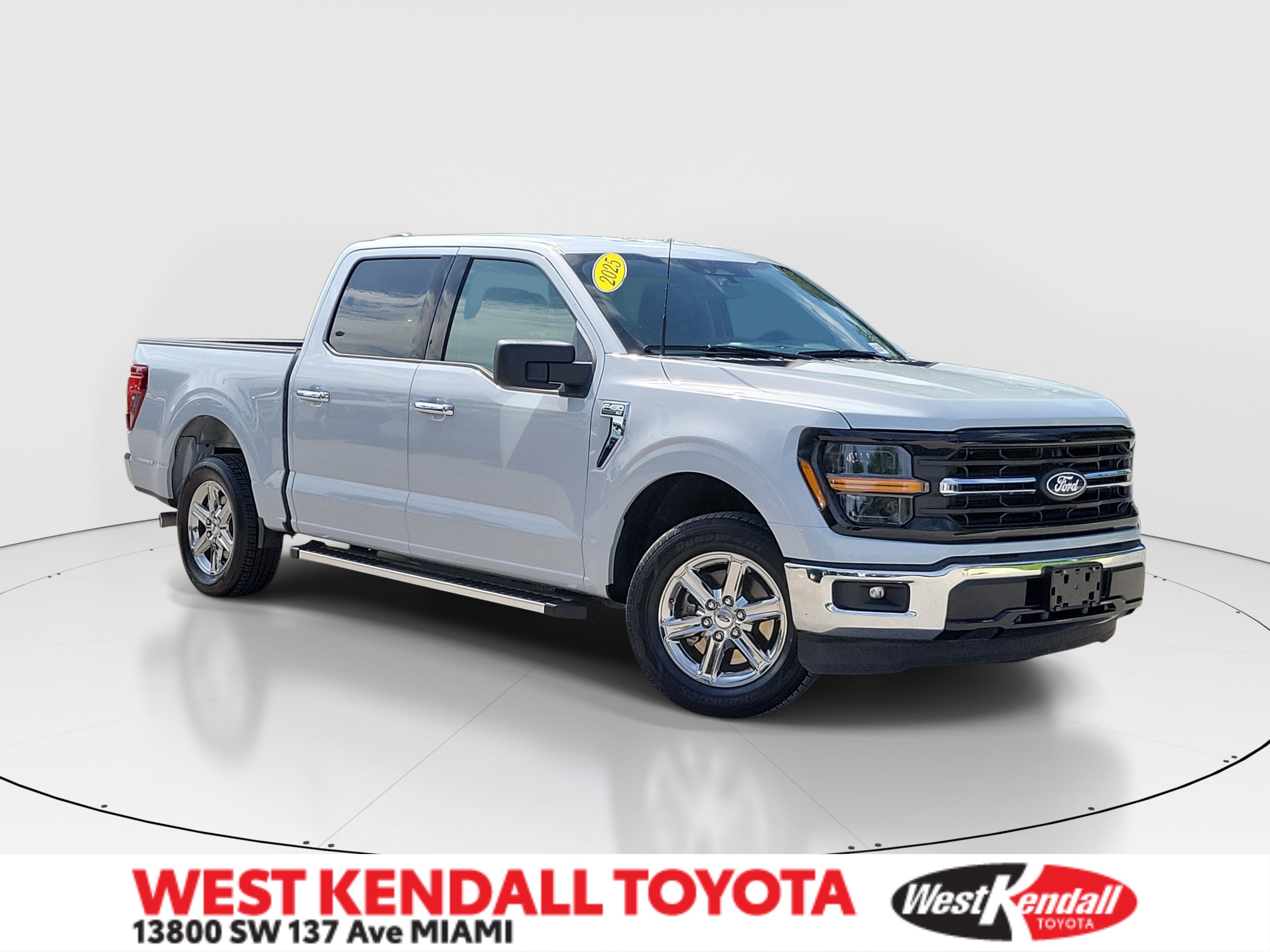 Used 2025 Agate Black Metallic Ford XLT image 1
