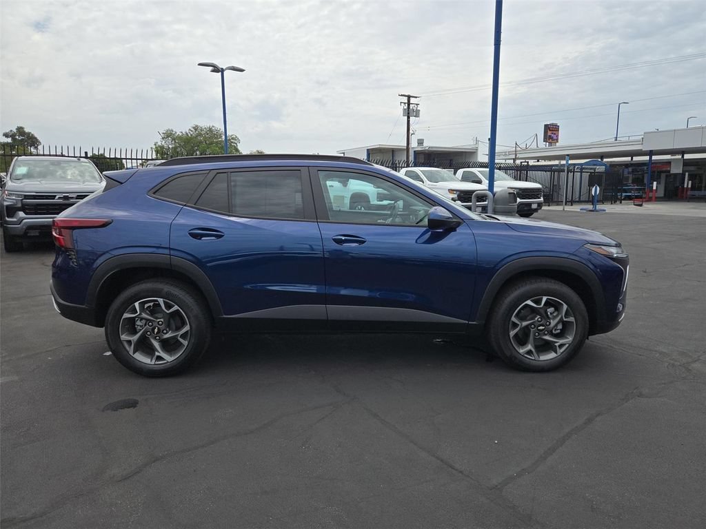 2024 Chevrolet Trax LT - Photo 28