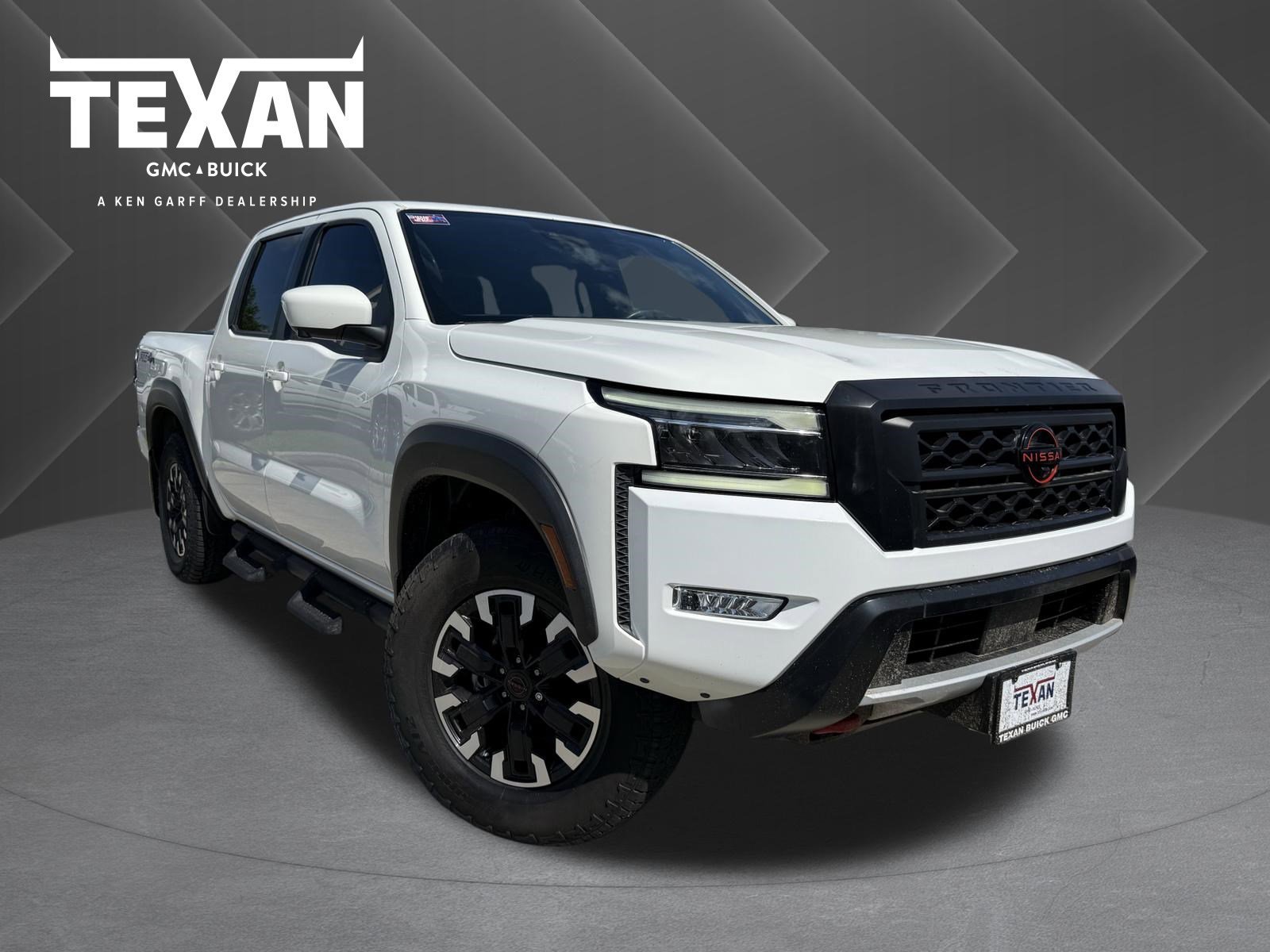 2022 Nissan Frontier PRO-4X Crew Cab 4X4's photo