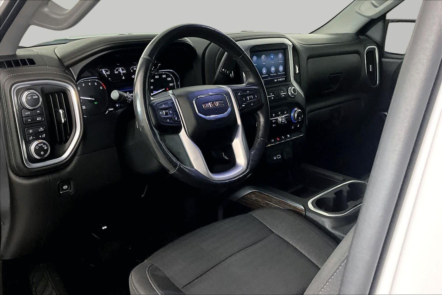 Used 2021 SUMMIT WHITE GMC Elevation image 17
