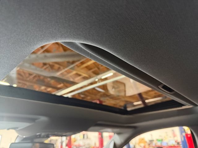 Used 2023 WHITE FROST TRICOAT GMC Denali image 20