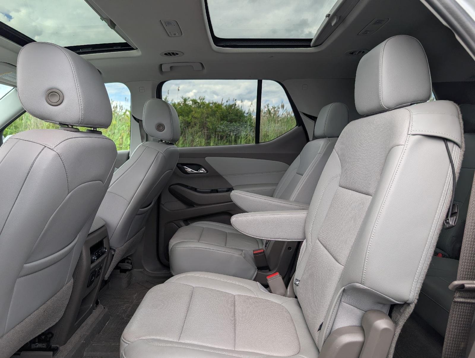 Used 2020 Iridescent Pearl Tricoat Chevrolet Premier image 10