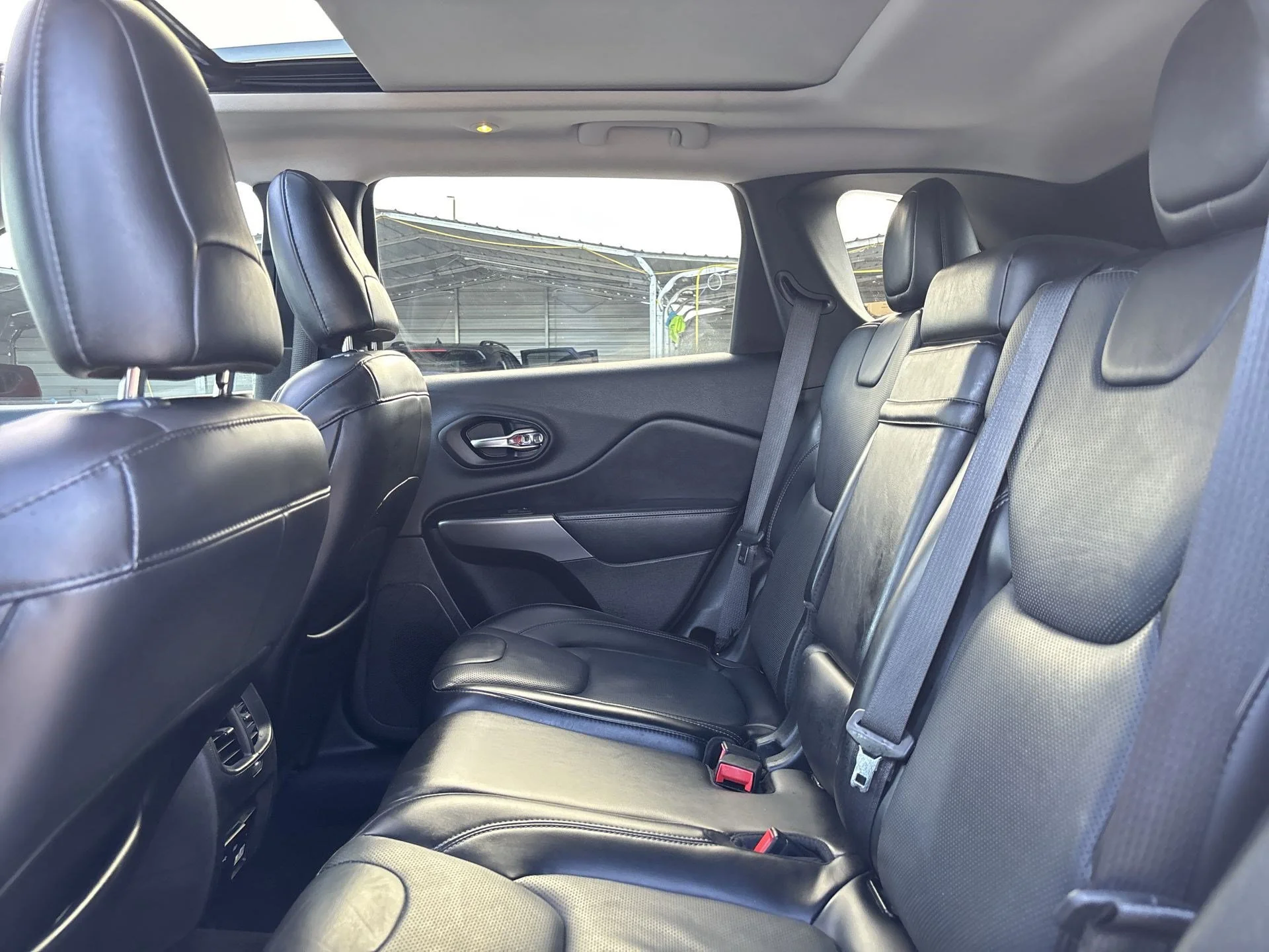 Used 2019 Bright White Clearcoat Jeep Limited image 22