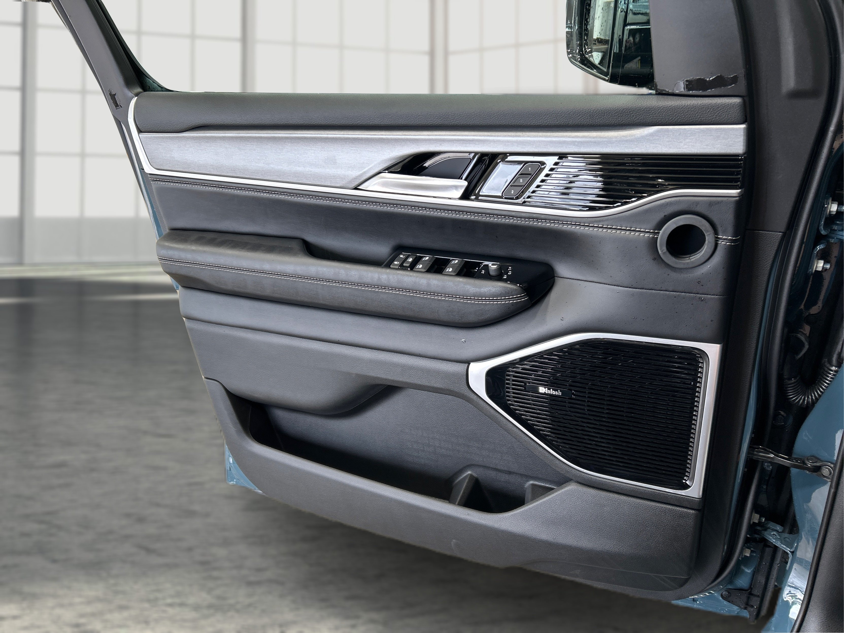New 2026 Steel Blue Exterior Paint Jeep Limited Reserve image 18