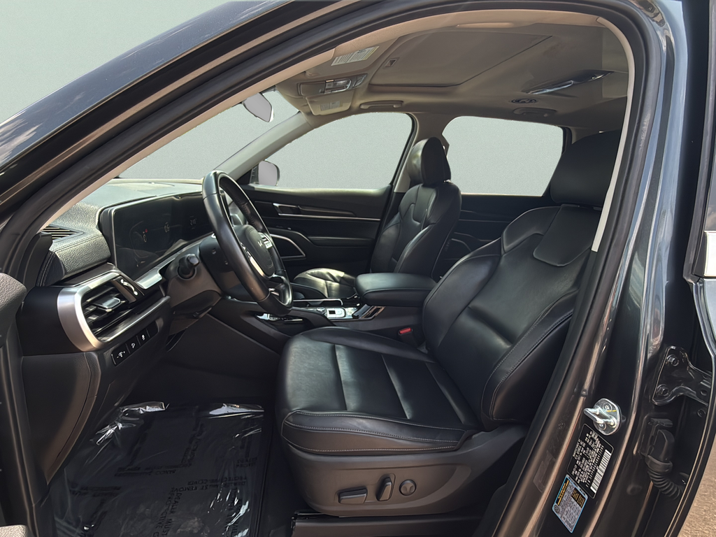 Used 2024 Gravity Gray Kia S image 25