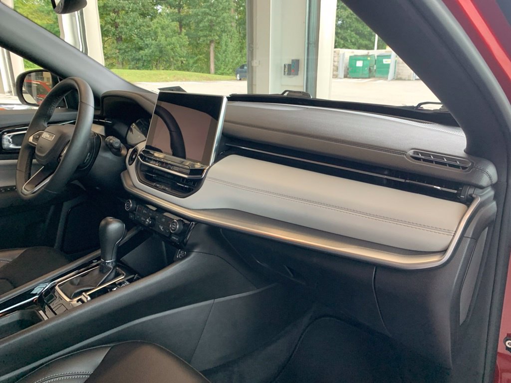 2025 Jeep Compass Limited - Photo 18