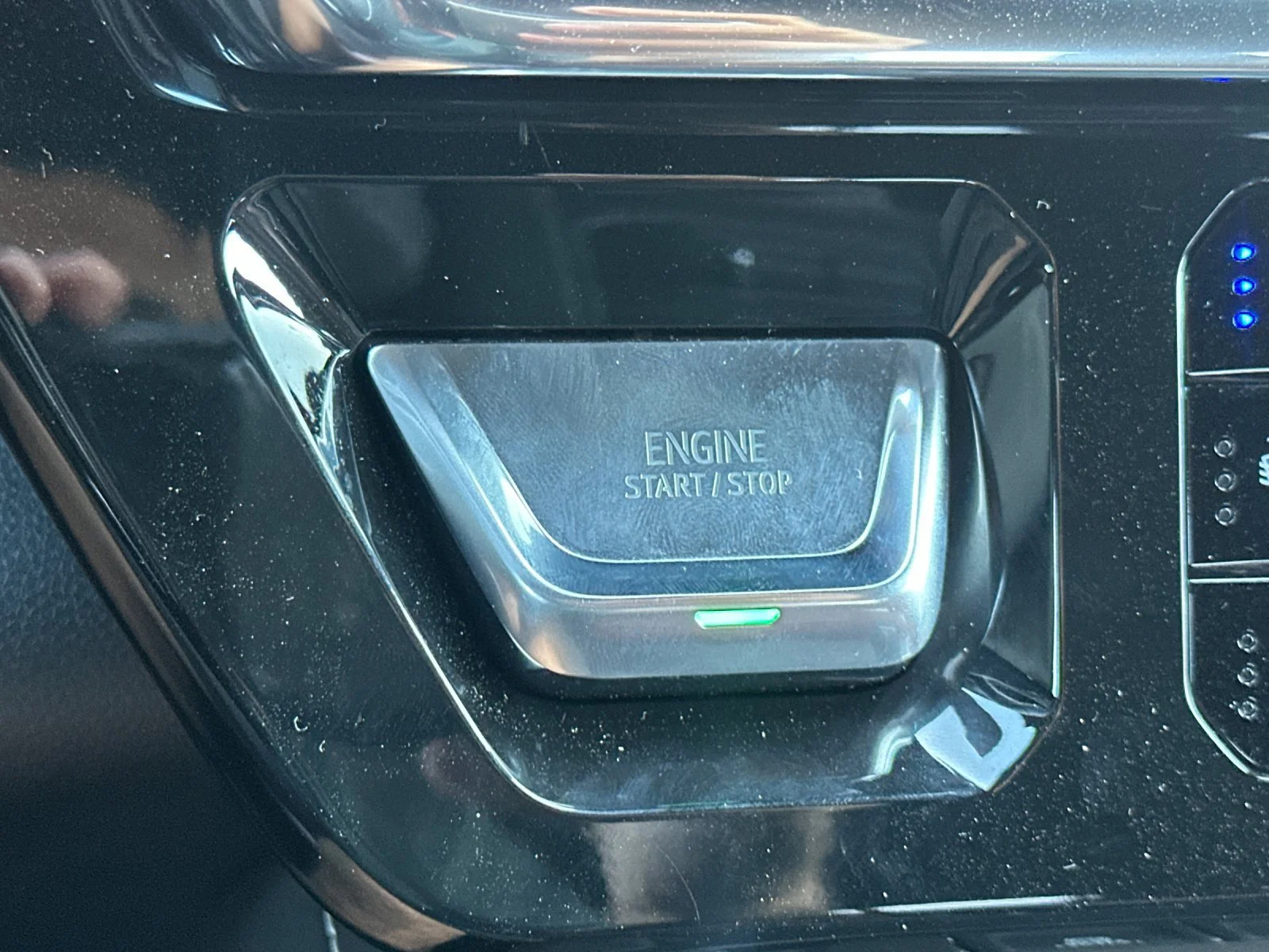 New 2026 Glacier White Tricoat GMC Denali Ultimate image 21