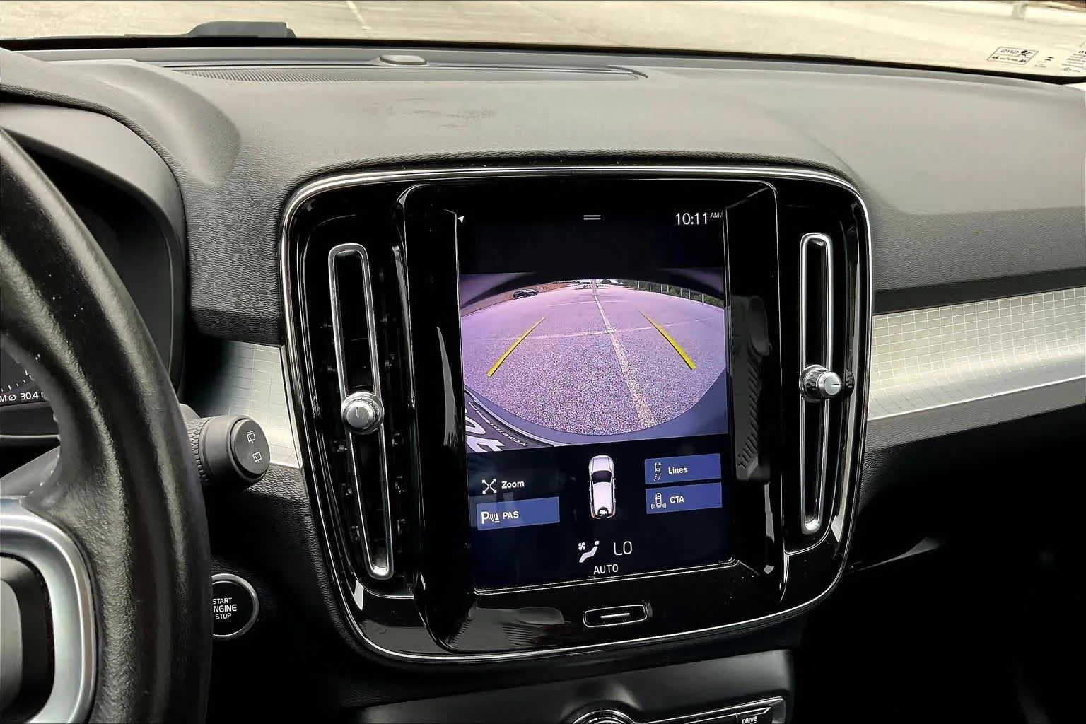 Used 2020 black Volvo Momentum image 25