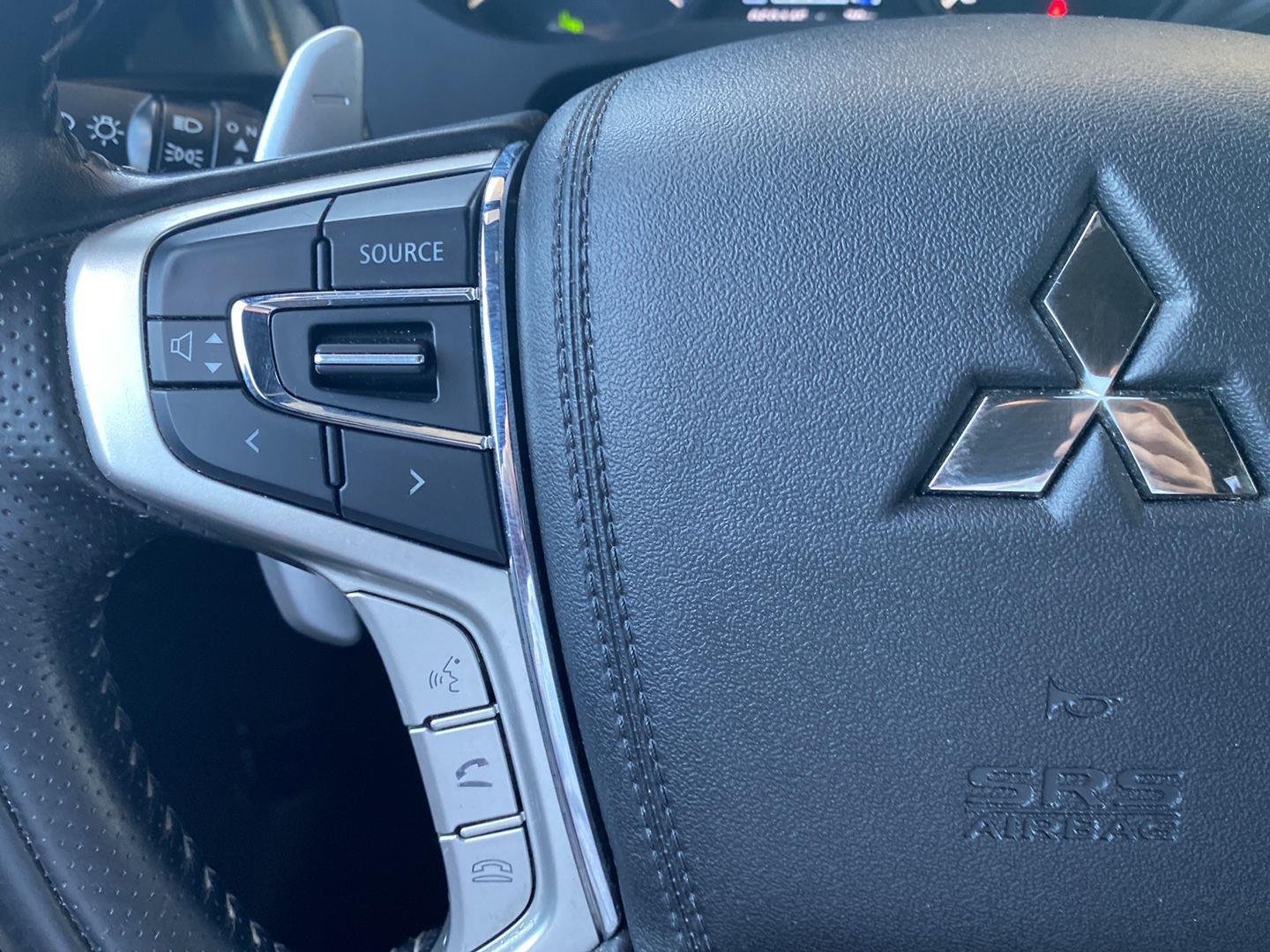Used 2022 Mercury Gray Metallic Mitsubishi SEL image 38