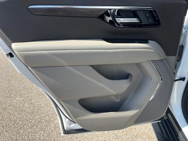 Used 2025 Summit White Chevrolet LS image 26
