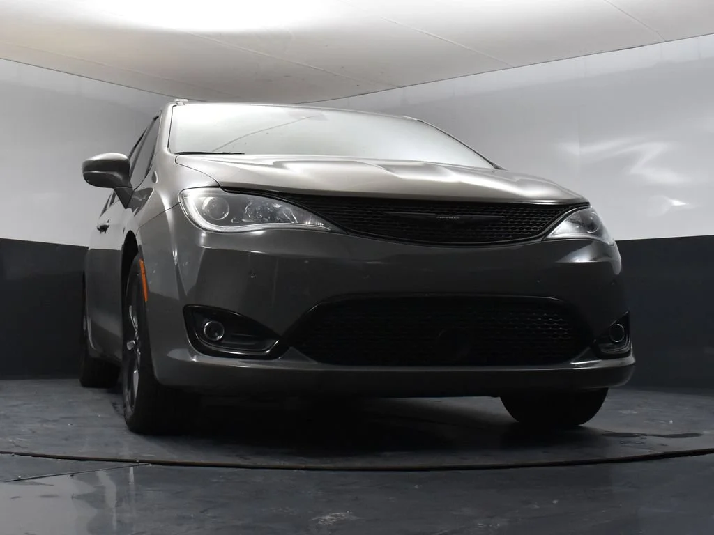 Used 2020 White Chrysler Touring L Plus image 8