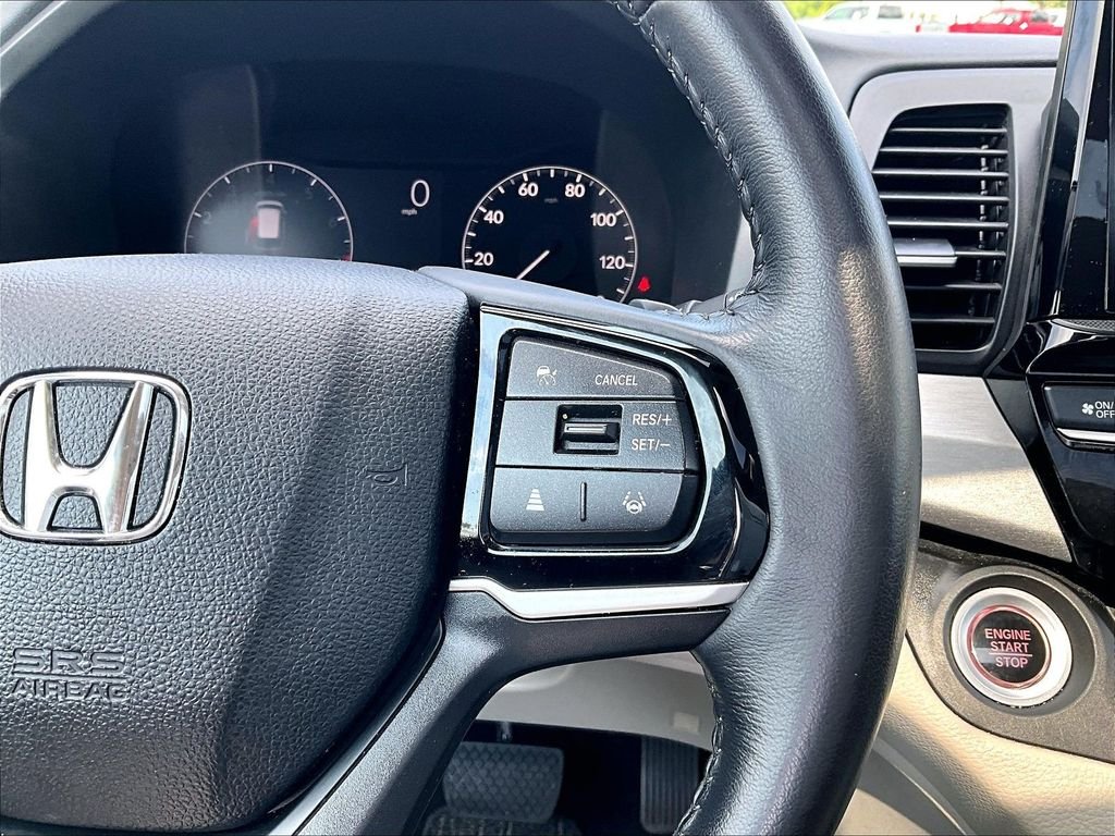 Used 2025 Black Honda EX-L image 25