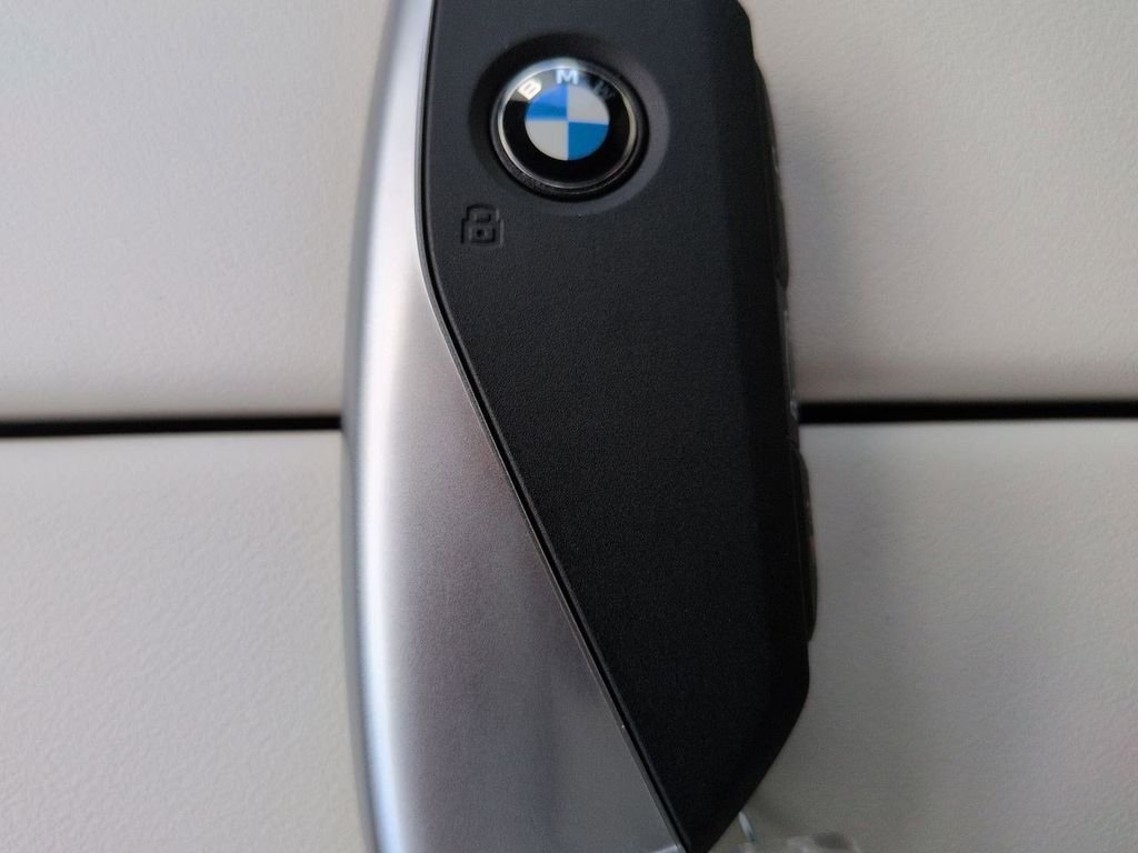 New 2027 Dark Graphite Metallic BMW 530i image 30
