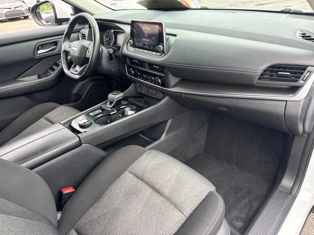 Used 2025 White Nissan SV image 15