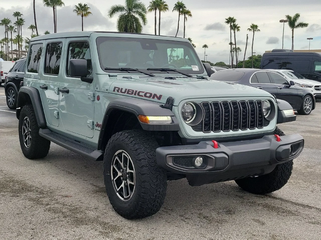 Used 2024 Gray Jeep Rubicon image 3