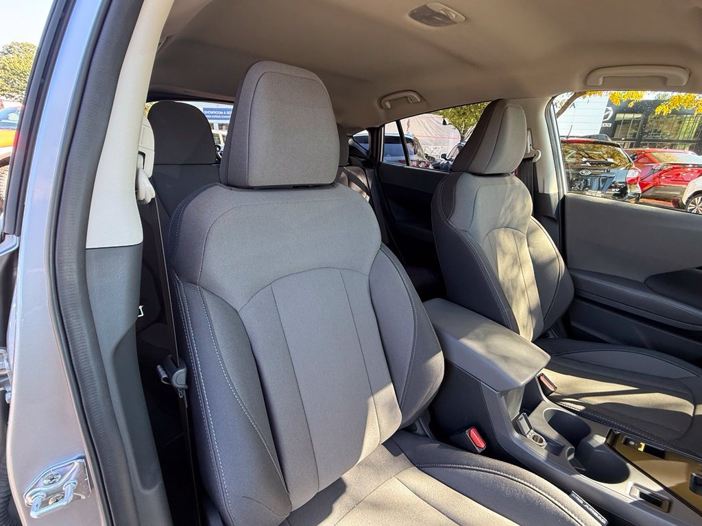 Used 2024 Ice Silver Metallic Subaru Base image 31