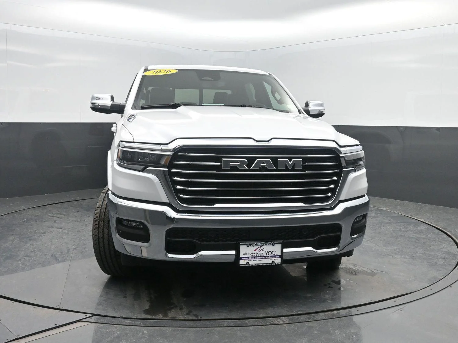 New 2026 Ivory White Tri-Coat Pearl-Coat Exterior Paint RAM Laramie image 47