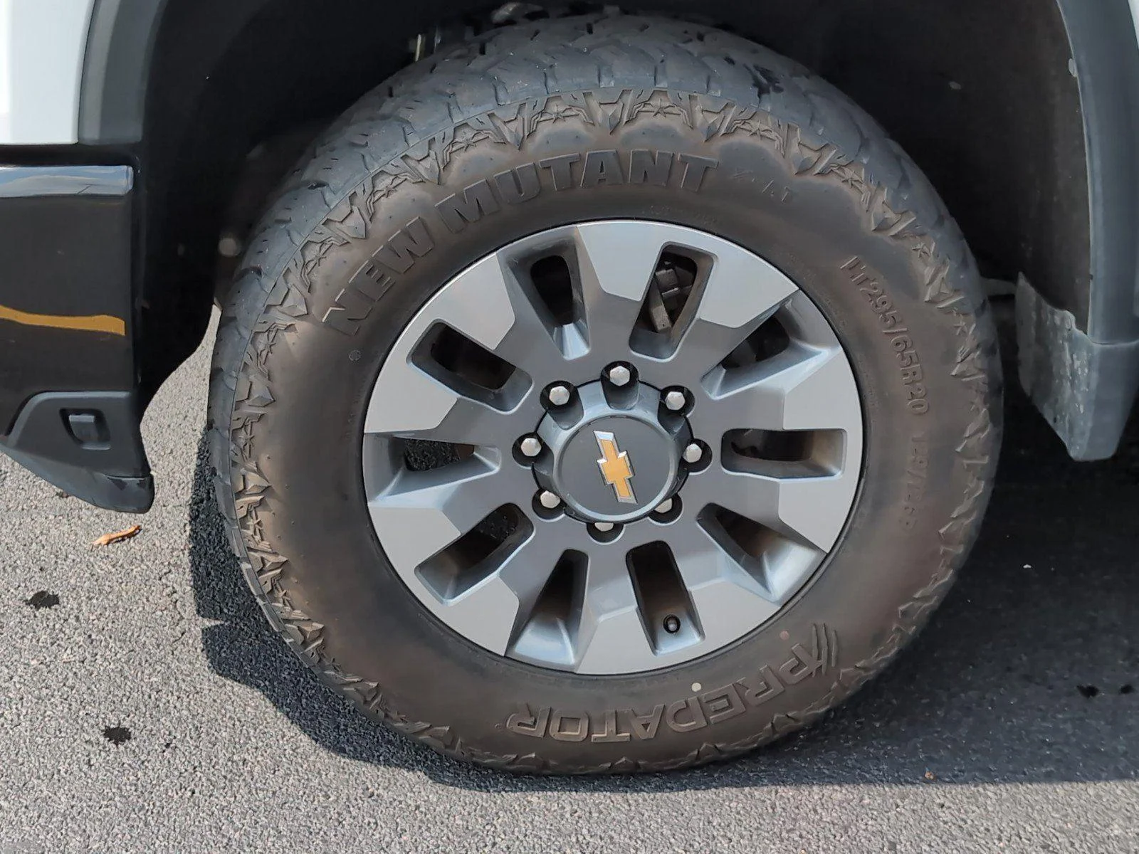 Used 2024 Summit White Chevrolet Custom image 12