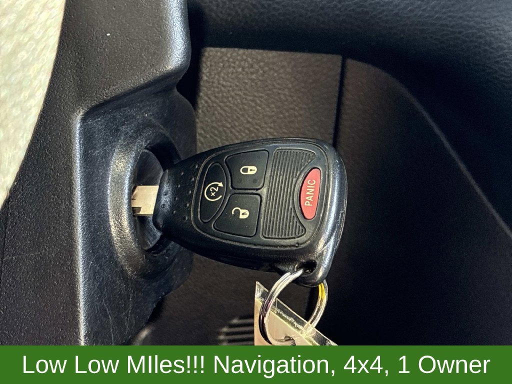 Used 2015 Black Jeep Sahara image 27