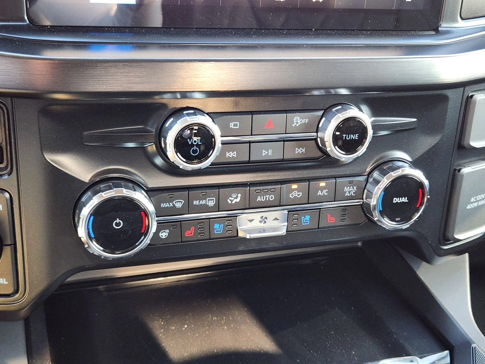 New 2026 Agate Black Metallic Ford F-250® Lariat® image 14
