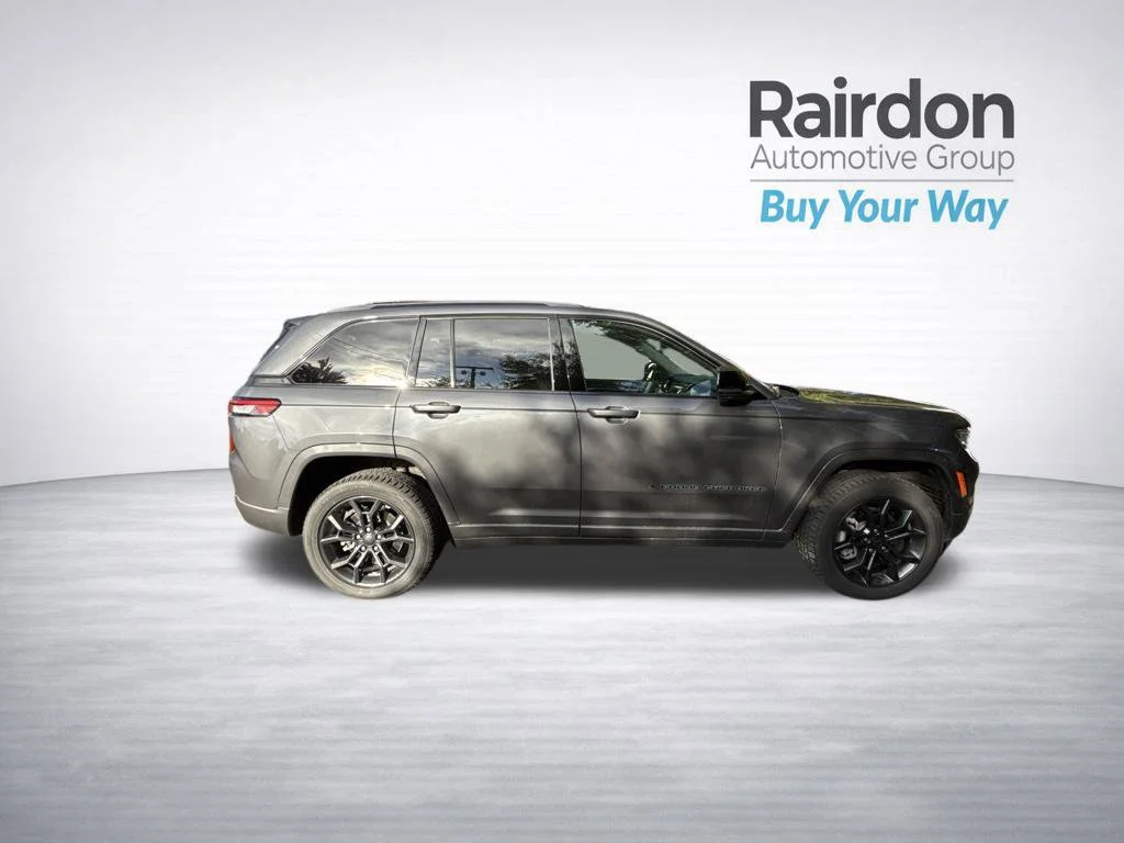 Used 2023 Baltic Gray Metallic Clearcoat Jeep 30th Anniversary image 8