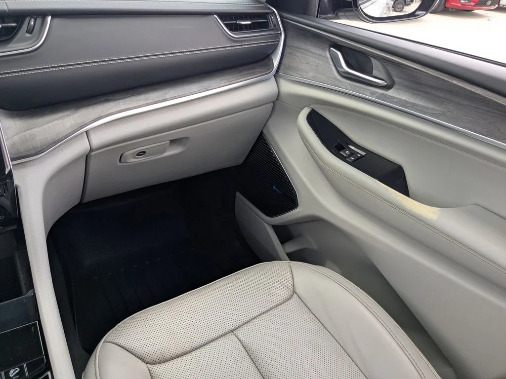 Used 2021 Silver Jeep Overland image 19