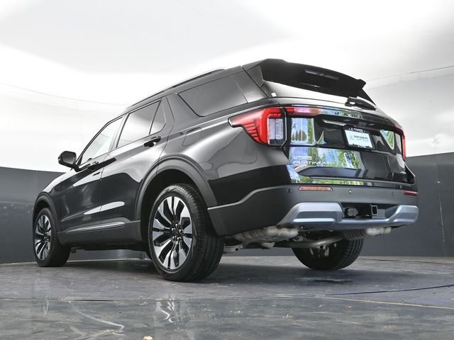 Used 2025 Black Metallic Ford Platinum image 39