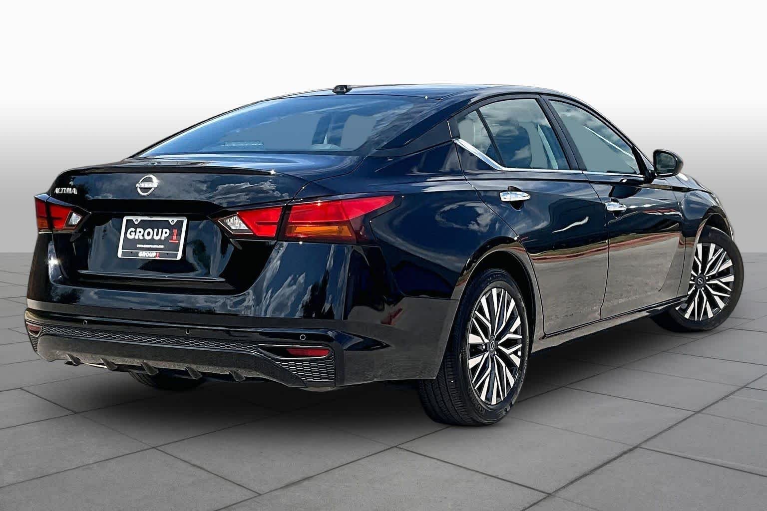 Certified Used 2025 Super Black Nissan SV image 13