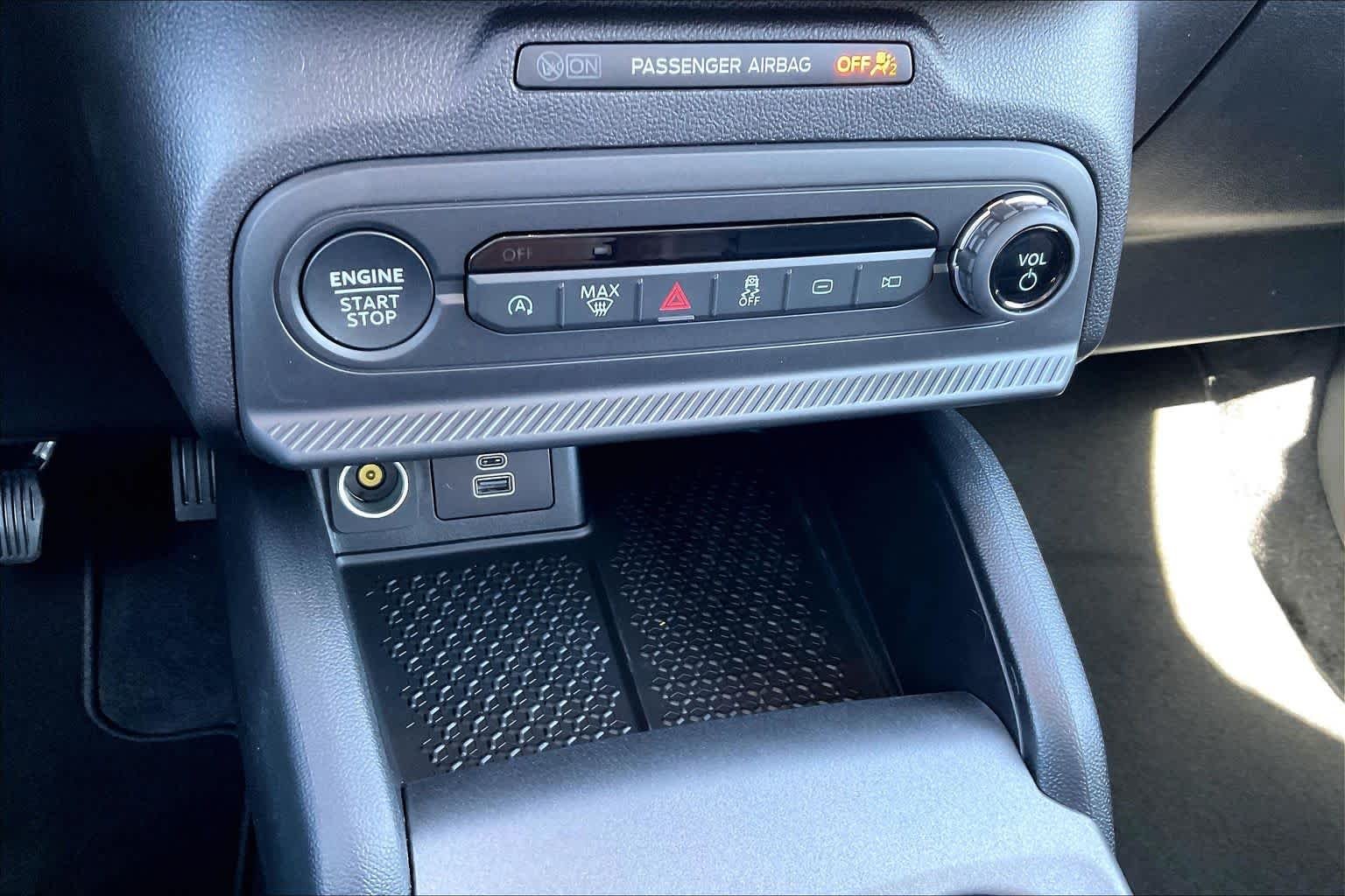 New 2026 Velocity Blue Metallic Ford Outer Banks® image 17