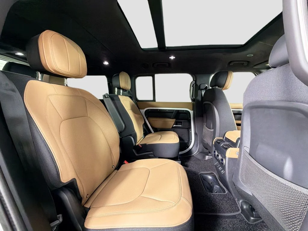 New 2026 Fuji White Land Rover V8 image 29