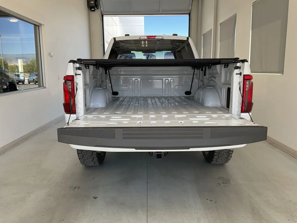 New 2026 Oxford White Ford XLT image 23