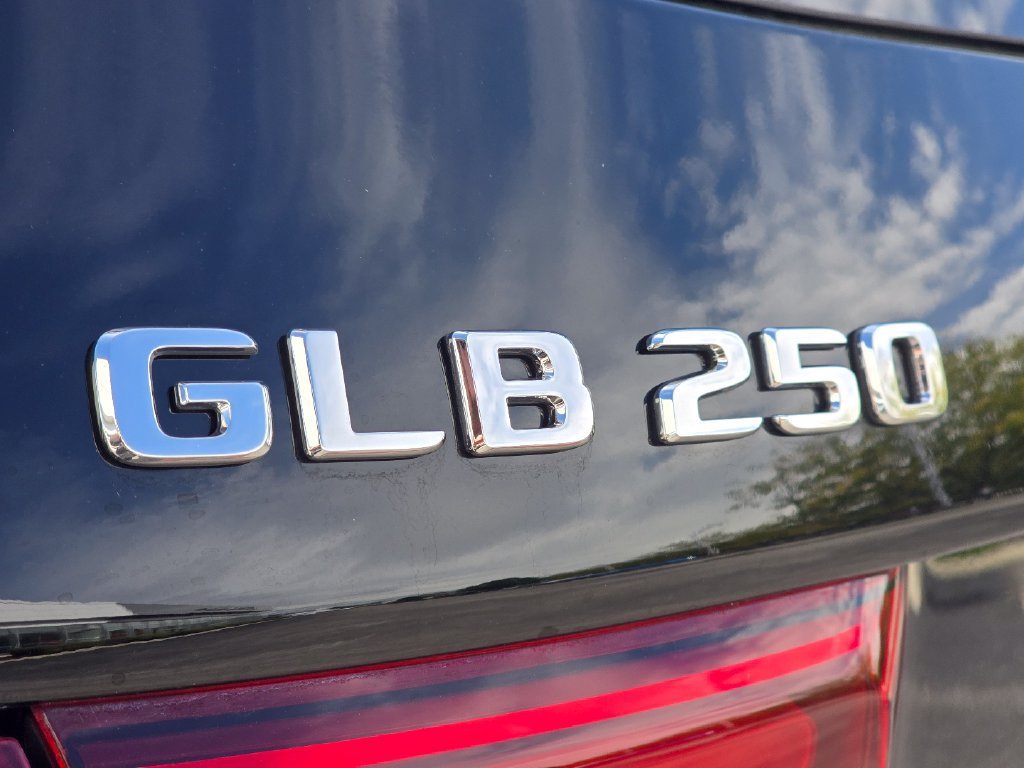 New 2026 Night Black Mercedes-Benz GLB 250 image 58