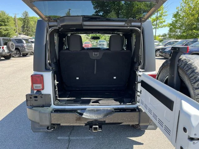 Used 2015 White Jeep Sport image 21