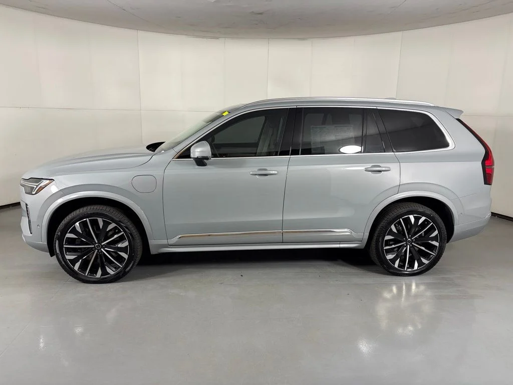 New 2026 Vapour Grey Volvo Ultra image 4