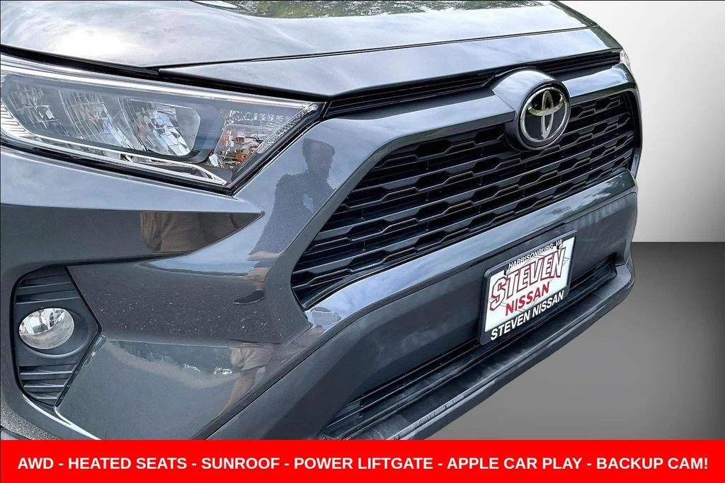 Used 2020 Gray Toyota XLE Premium image 32