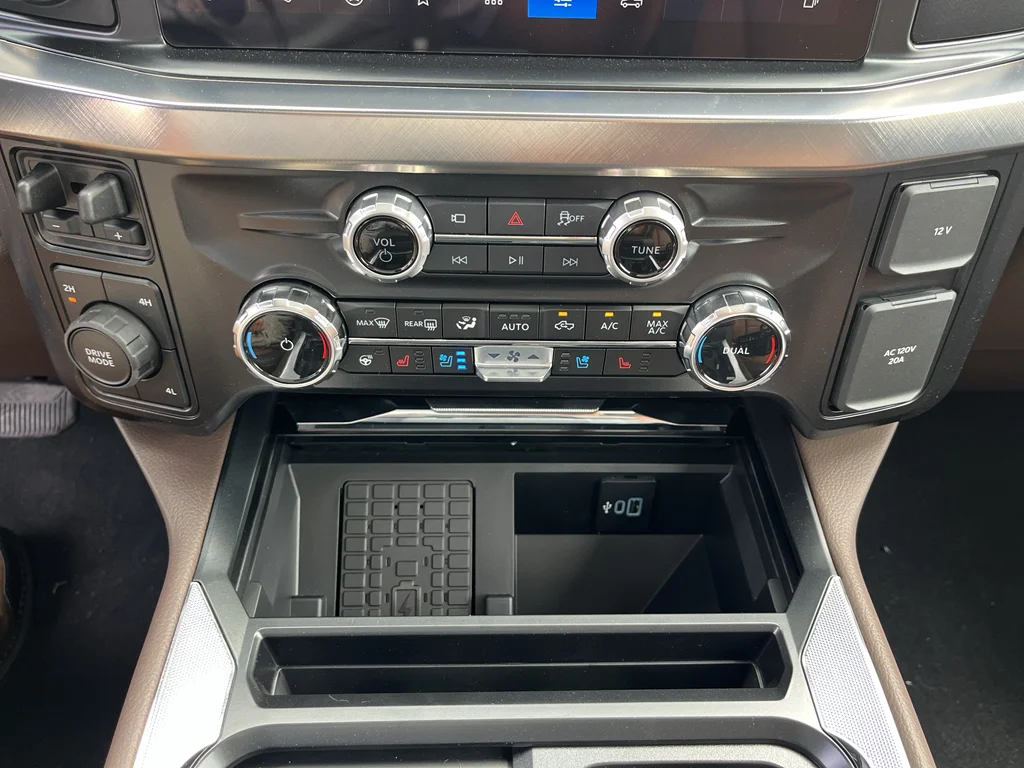 New 2026 Glacier Gray Metallic Tri-Coat Ford F-250® King Ranch® image 36