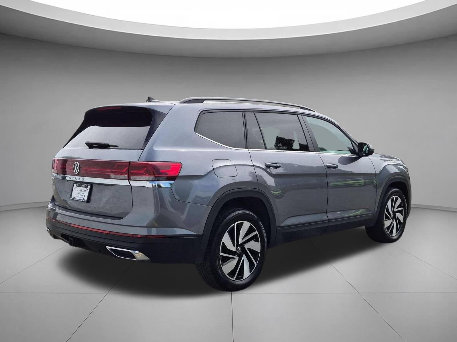 Used 2024  Volkswagen 2.0T SE w/Technology image 5