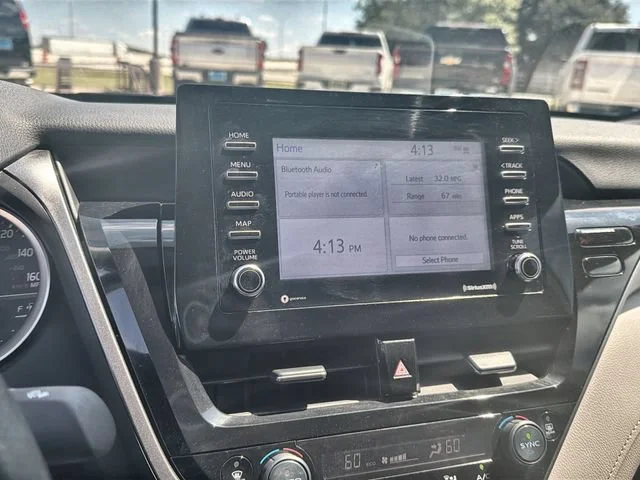 2024 Toyota Camry LE - Photo 13