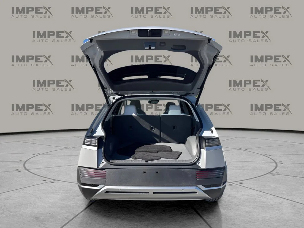 Used 2023 Gray Hyundai SEL image 25