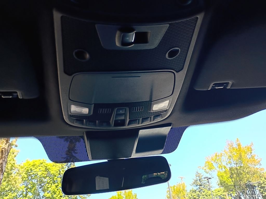 Used 2018 White Platinum Clearcoat Metallic Ford Platinum image 27