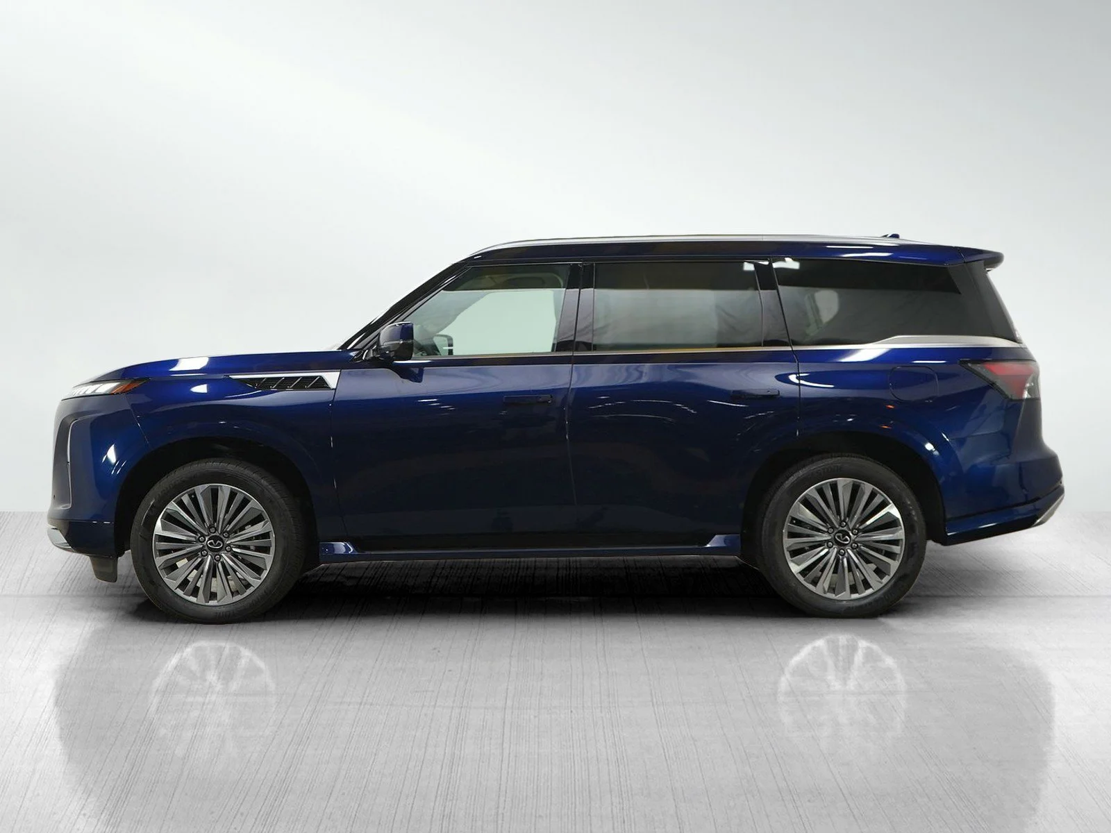 Used 2025 INFINITI QX80 Luxe 4WD with VIN JN8AZ3BB0S9405210 for sale in Wayzata, Minnesota