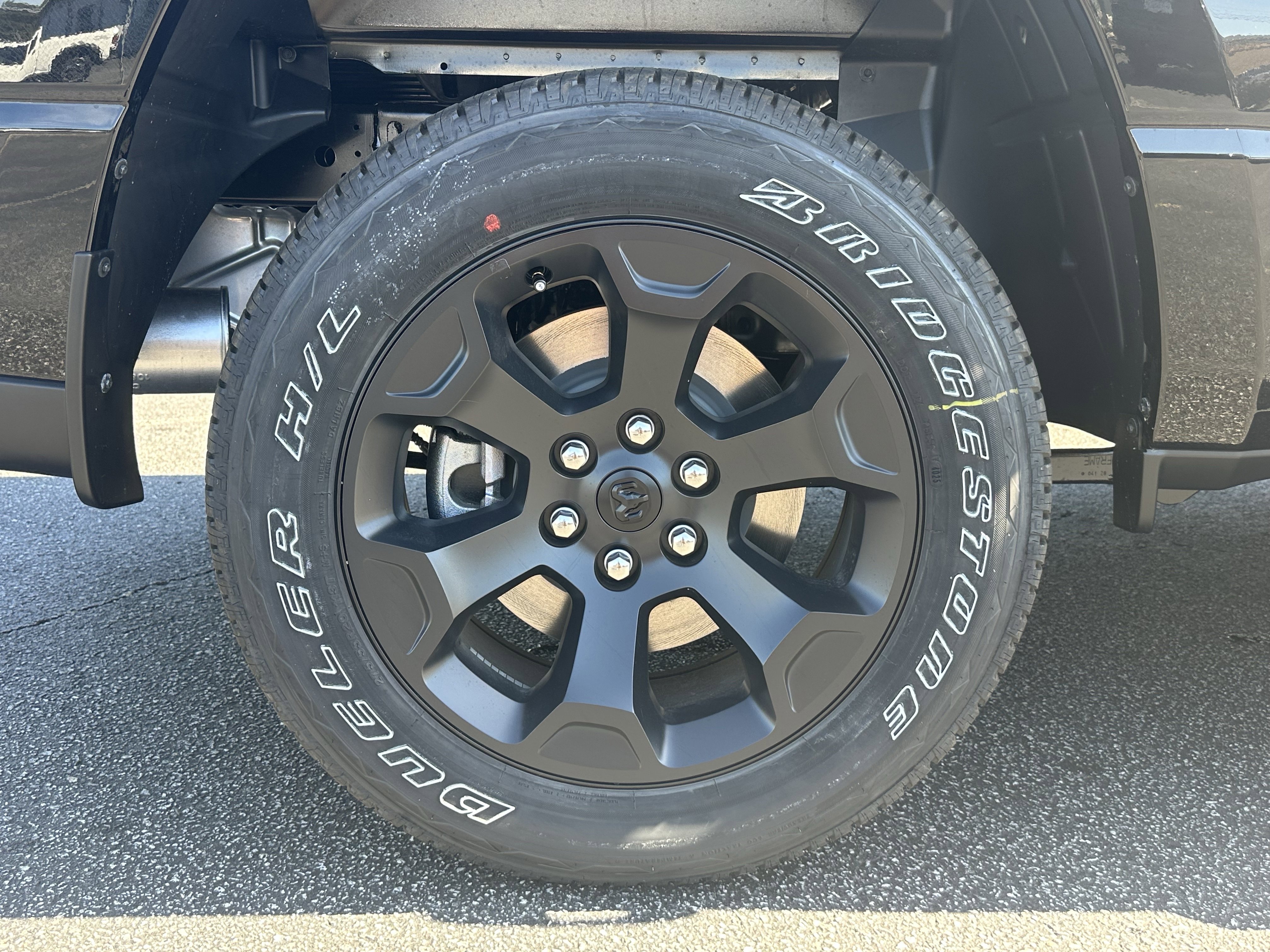 New 2026 Diamond Black Crystal Pearl-Coat Exterior Paint RAM Express image 18