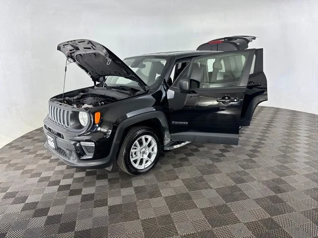 Used 2023 Black Jeep Latitude image 12