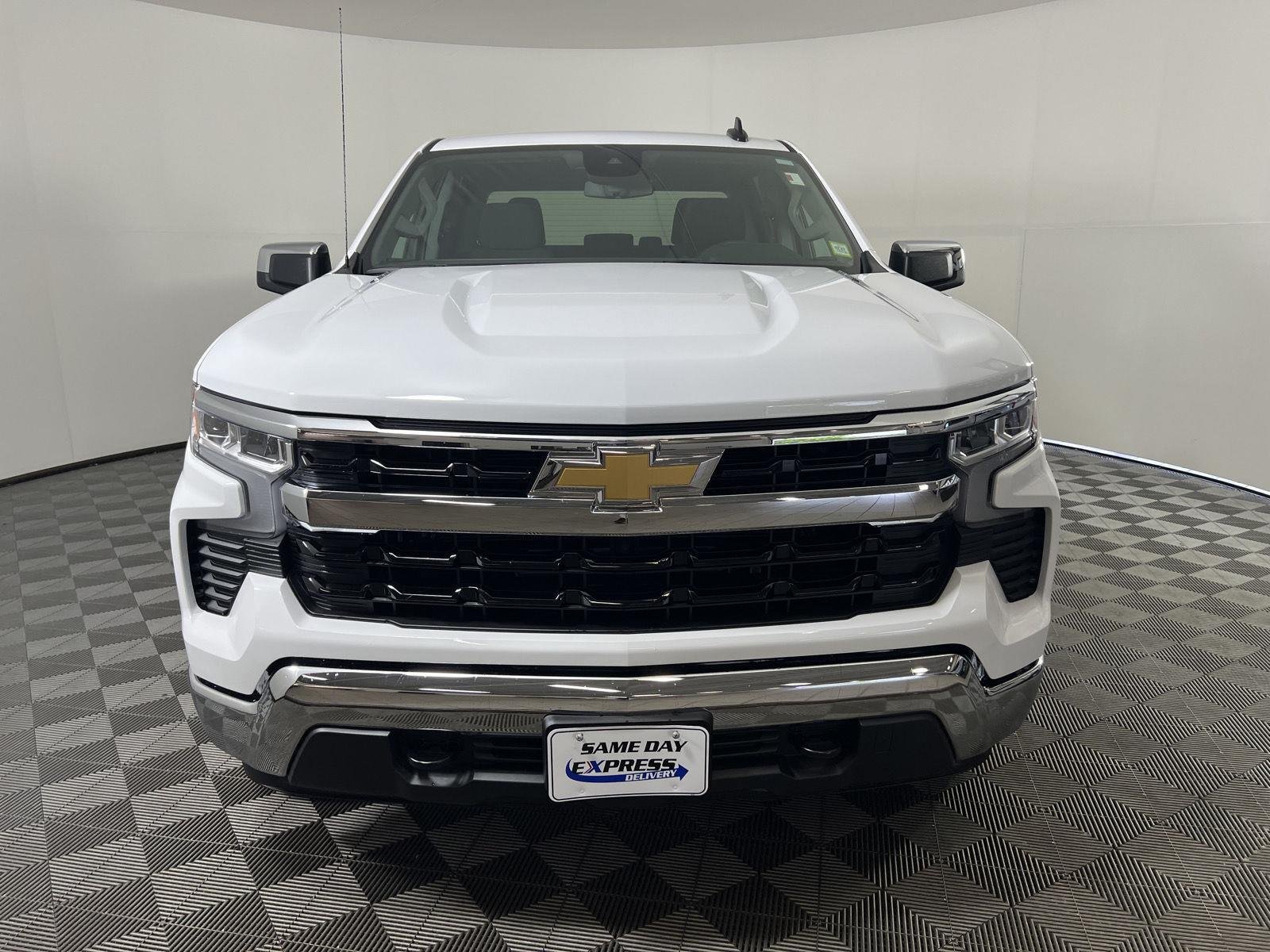 Used 2026 Summit White Chevrolet LT image 8