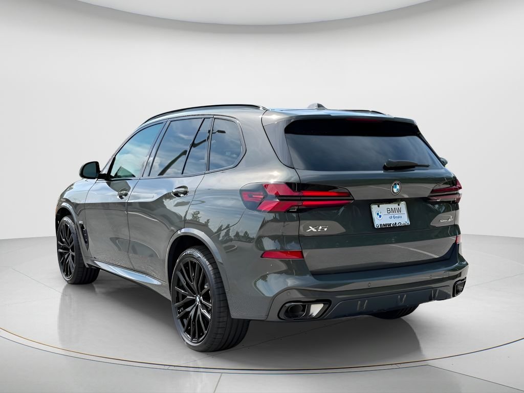 New 2026 Dravit Grey Metallic BMW sDrive40i image 7