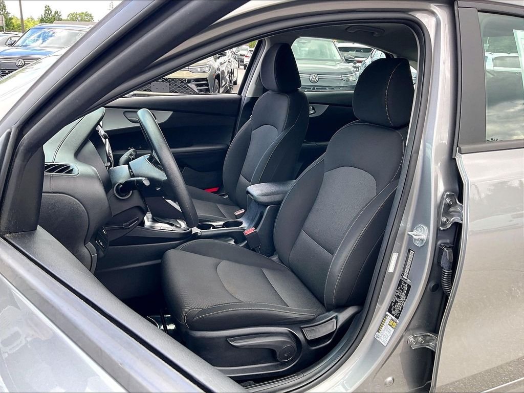 Used 2024 Steel Gray Kia LXS image 9