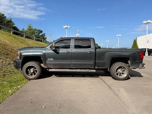 Used 2019 Graphite Metallic Chevrolet High Country image 5