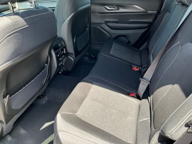 New 2026 Baltic Gray Metallic Clear-Coat Exterior Paint Jeep Laredo X image 17