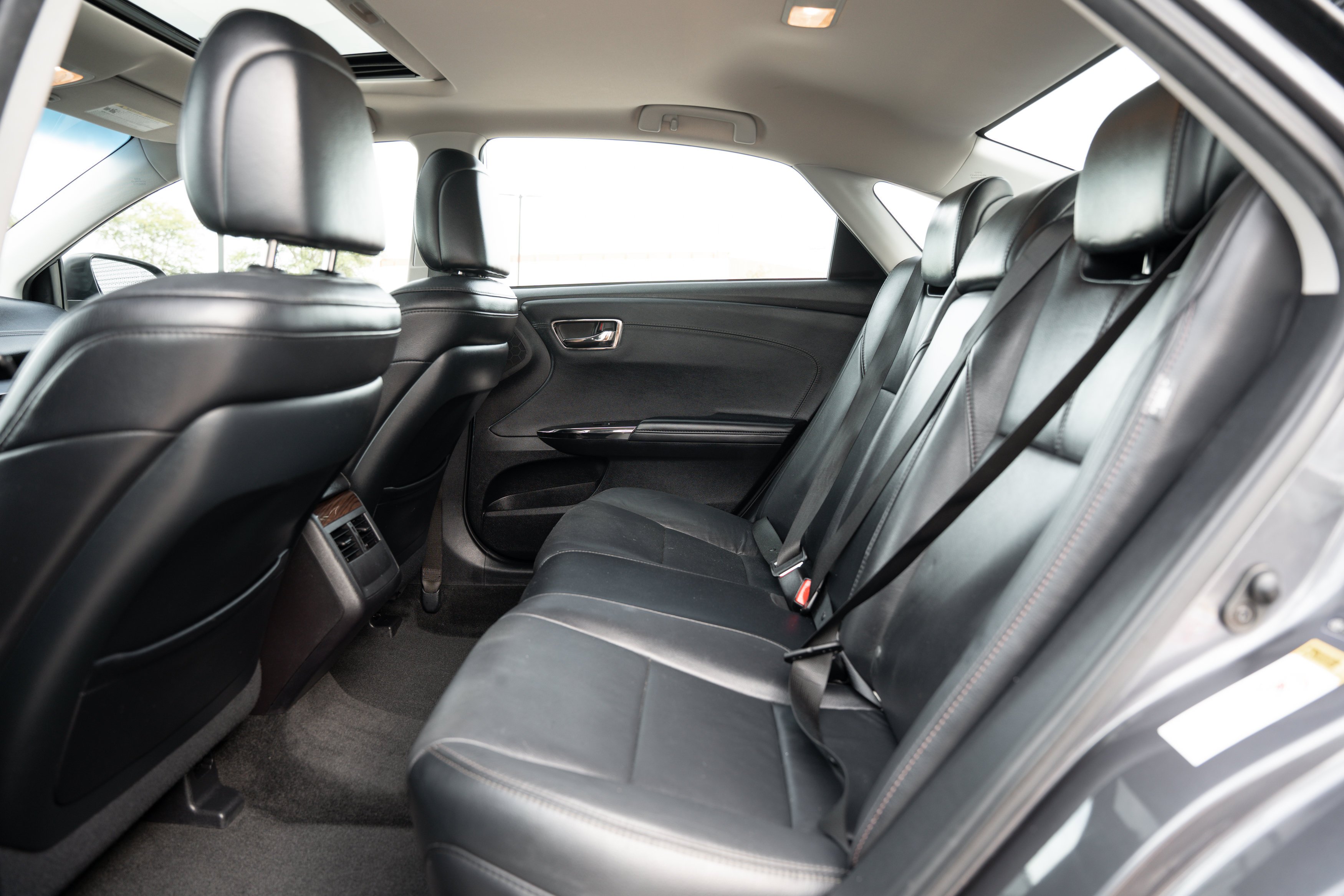 Used 2015 Magnetic Gray Metallic Toyota XLE Touring image 20