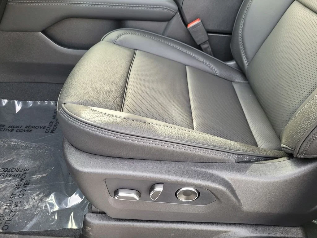 2026 GMC Yukon XL Denali - Photo 13